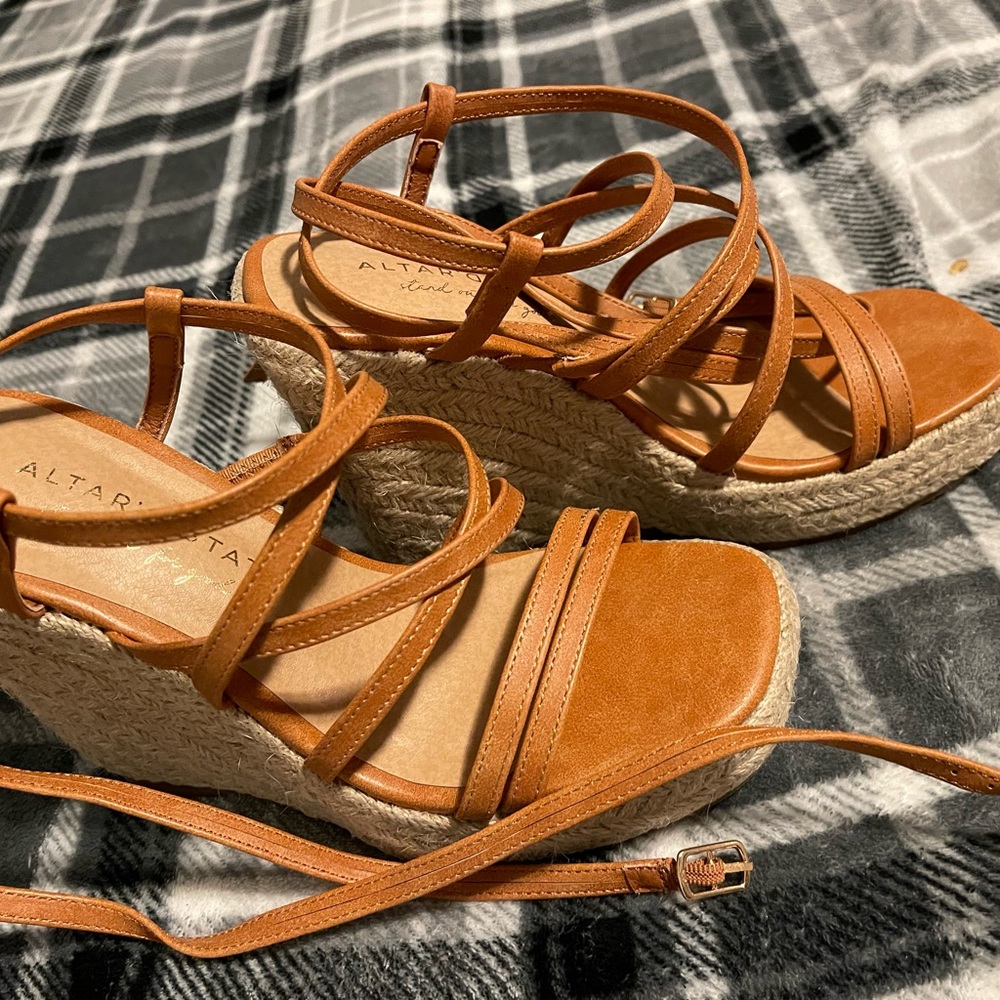 ALTAR’D STATE wedge heel
